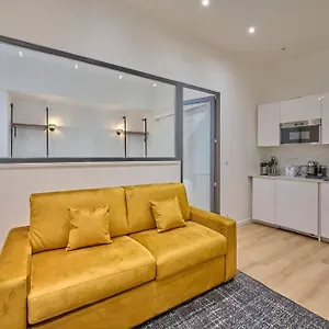 https://marais-modern-apartment.fr-paris.fr